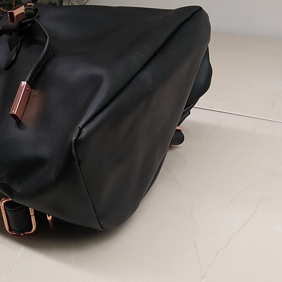 🔴 NWT Black Vinyl Backpack W/Rose Gold Tone - Picture 6 of 8